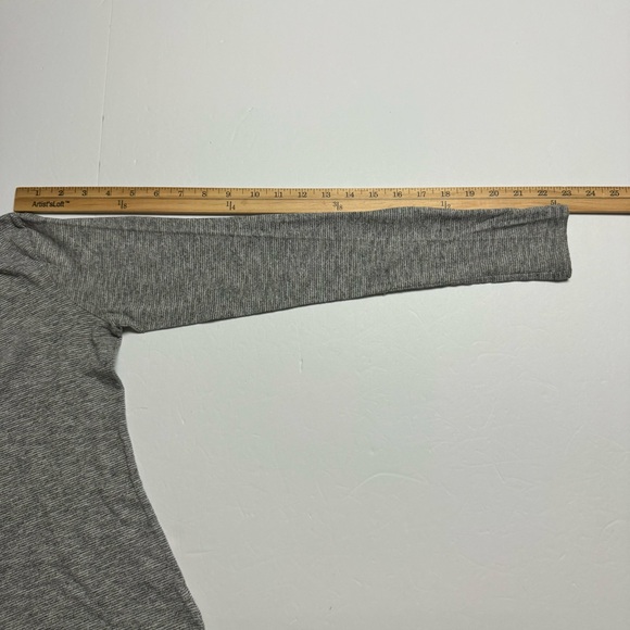 Theory Lightweight Turtleneck in Grey Heather Stripe Size: US- XS - Picture 8 of 11